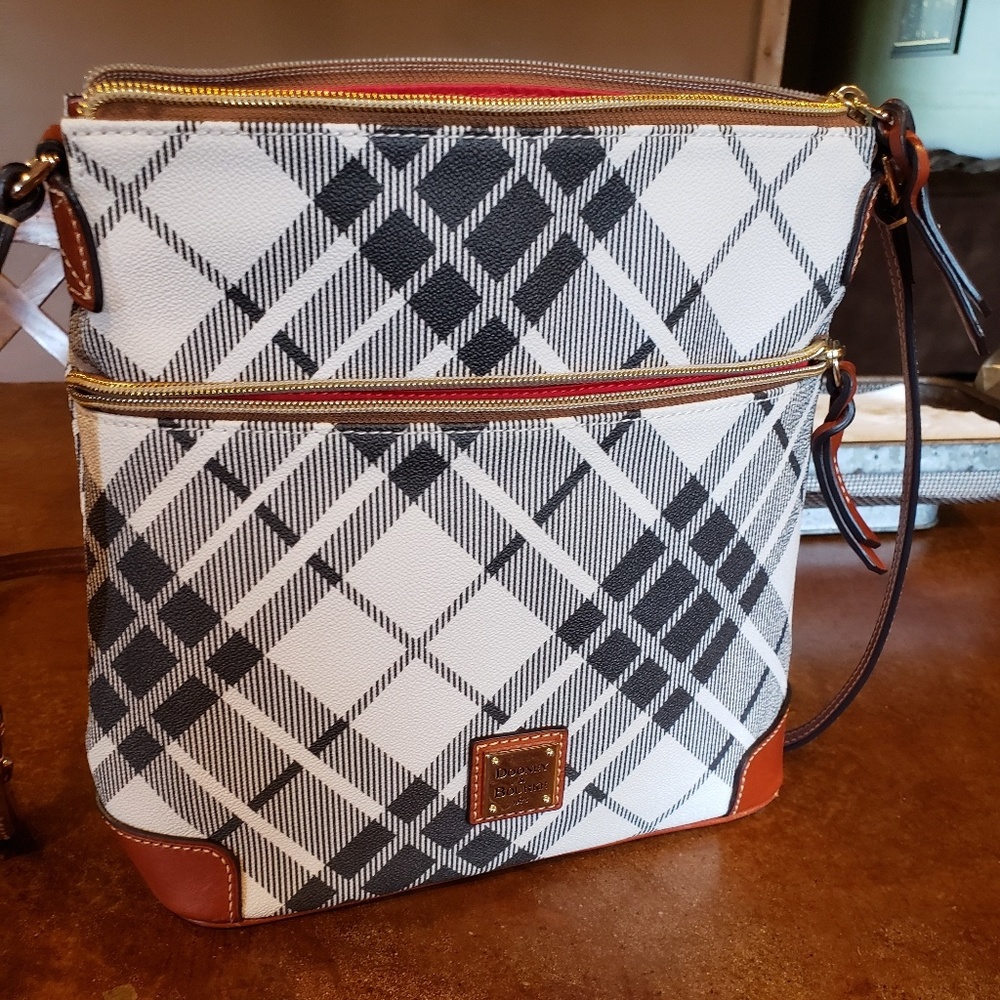 Dooney & Bourke crossbody purse
